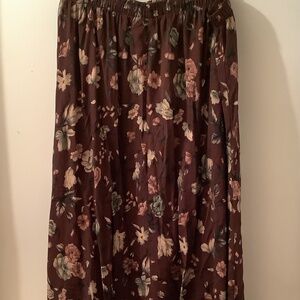 Plus size 2X skirt with elastic waistband earth colors fabric